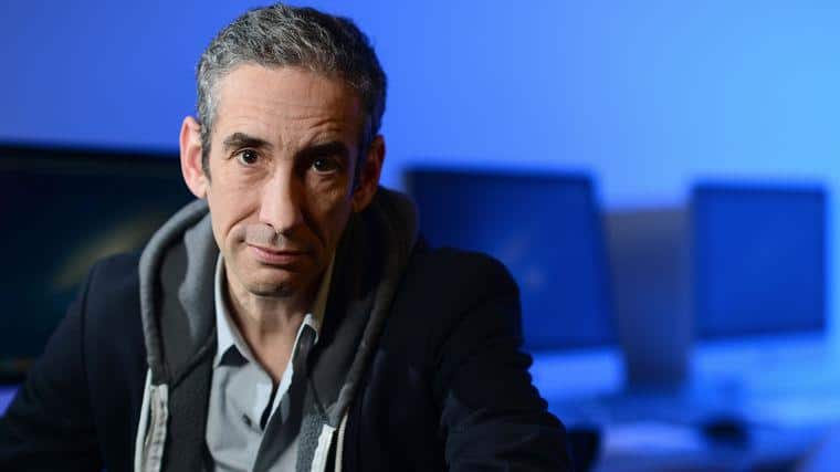 Douglas Rushkoff | World-renowned thinker | Bestselling author of Team Human, Throwing Rocks at the Google Bus, Present Shock, and Survival of the Richest