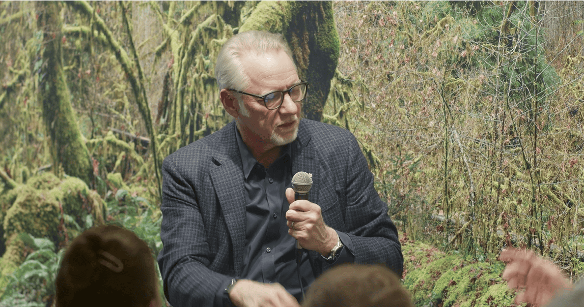 Edward Burtynsky and Ian Brown in Conversation (18:06)