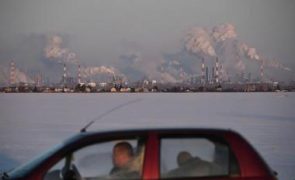 728703026647640703-wallace-wells-david-russia-climate-change.one-third.jpg